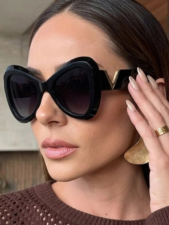 Valentino V-GOLD III VLS-138 A Oversized Butterfly Sunglasses – Shiny Black / Gr main image 6